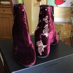 Embroidered Velvet Shoe Boots